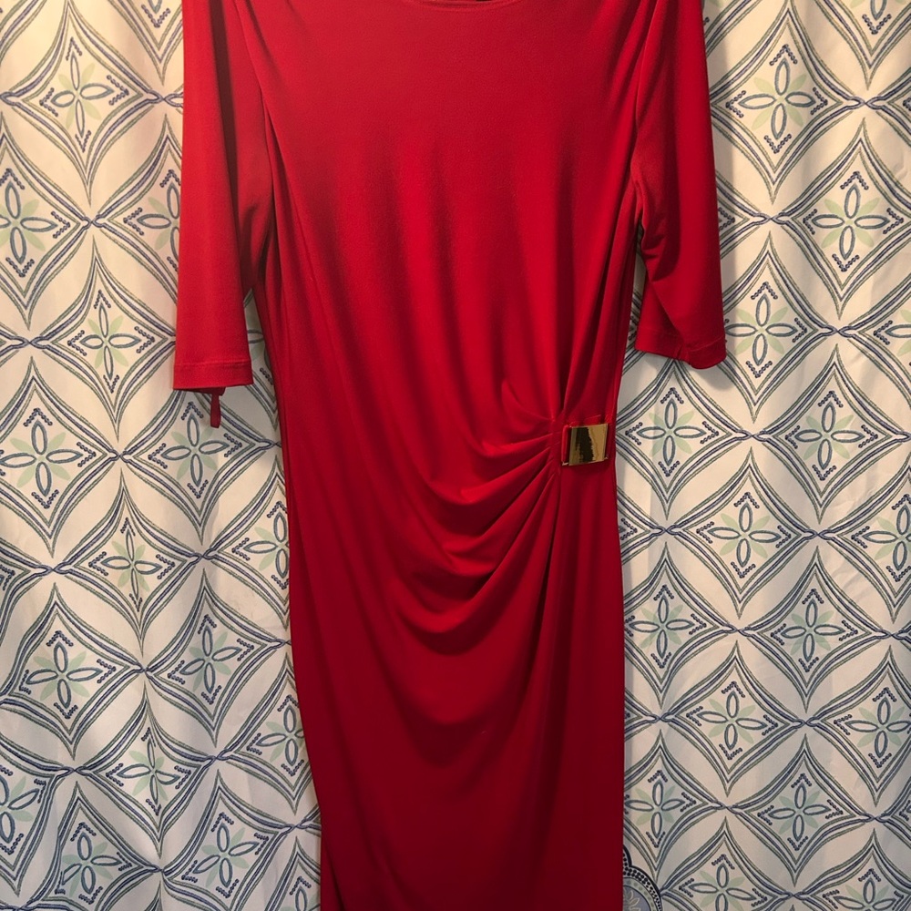 TAHARI ARTHUR LEVINE Elegant Red Dress w/ BEAUTIFUL Side Gathering Gold Buckle - Picture 6 of 6